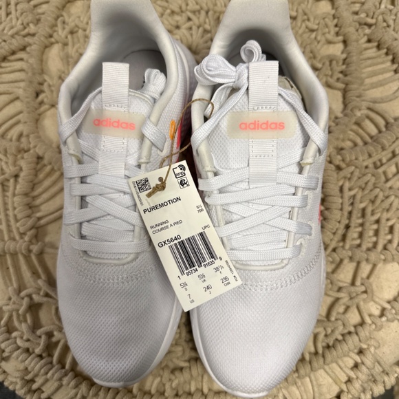 NWT Adidas sneakers - Picture 4 of 4